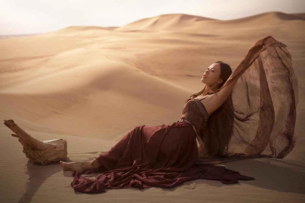 2011饶雪漫的最新经典语录 我们都要面向太阳，骄傲的活着