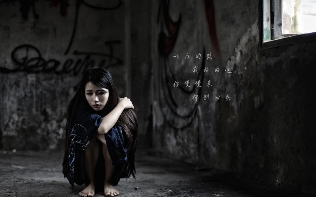 只要是石头,到哪里都不会发光的。