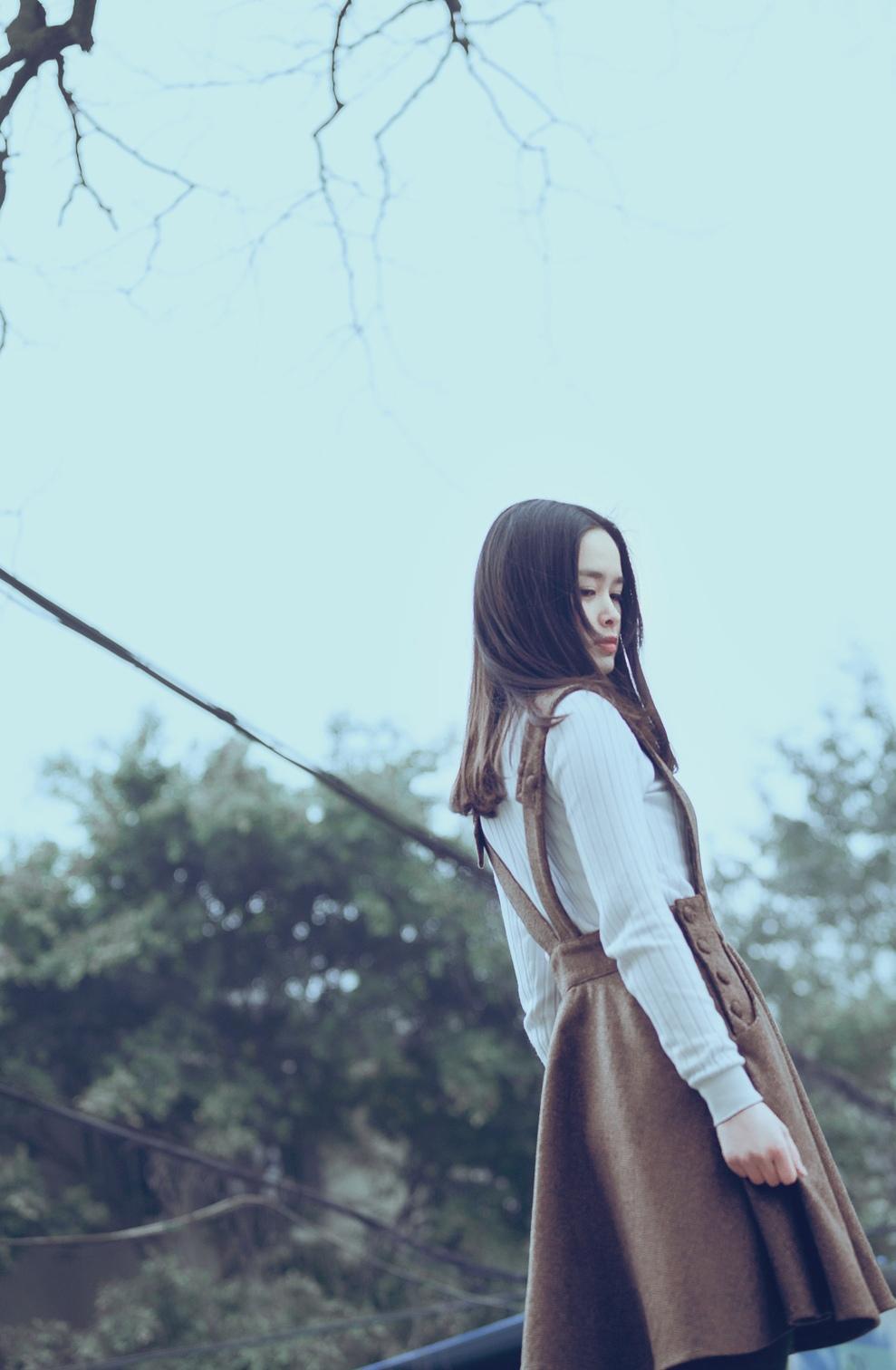 晚秋凄雨话离愁
