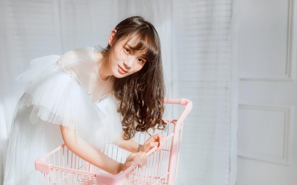 友若与君何所别