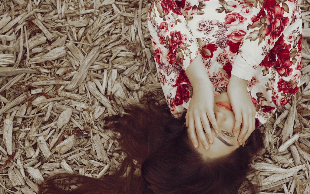 青春，去似秋云无觅处