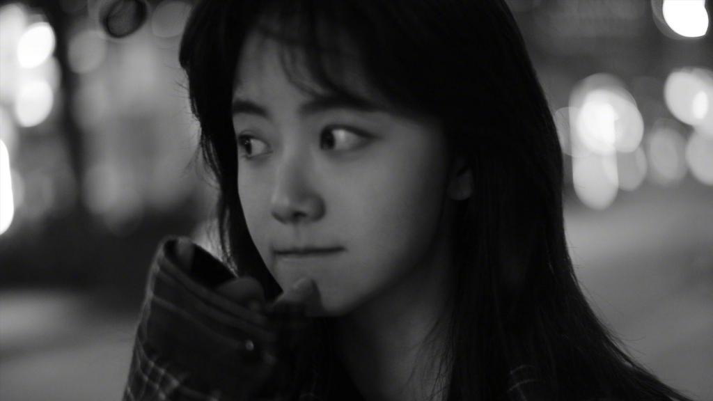 蓝色玫瑰梦幻唯美图片_悲伤爱情故事