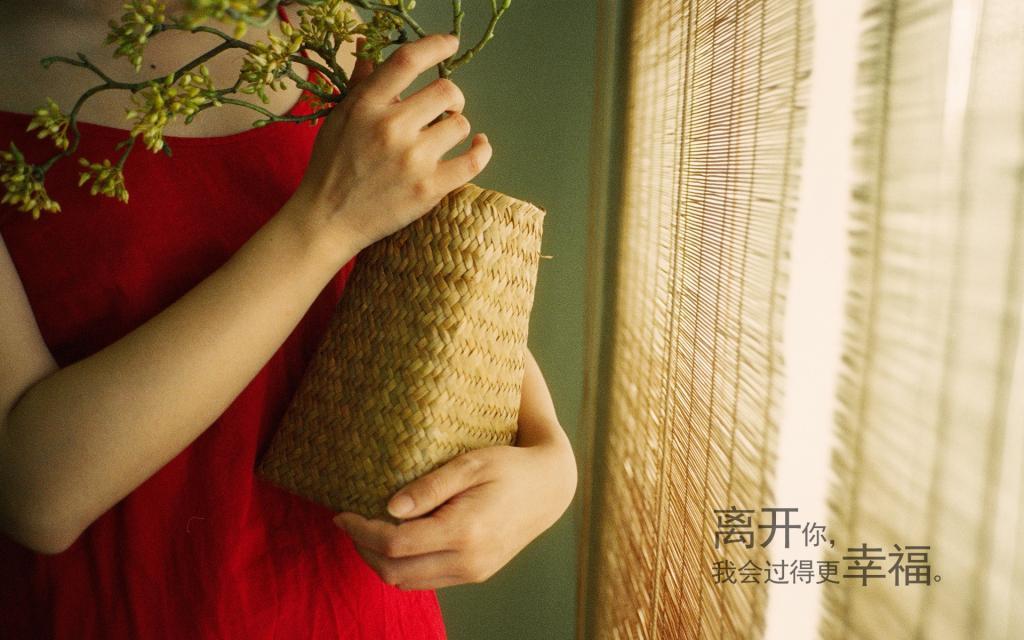 简短三行情书表白情话说说:愿用余生所有,守你一世长安