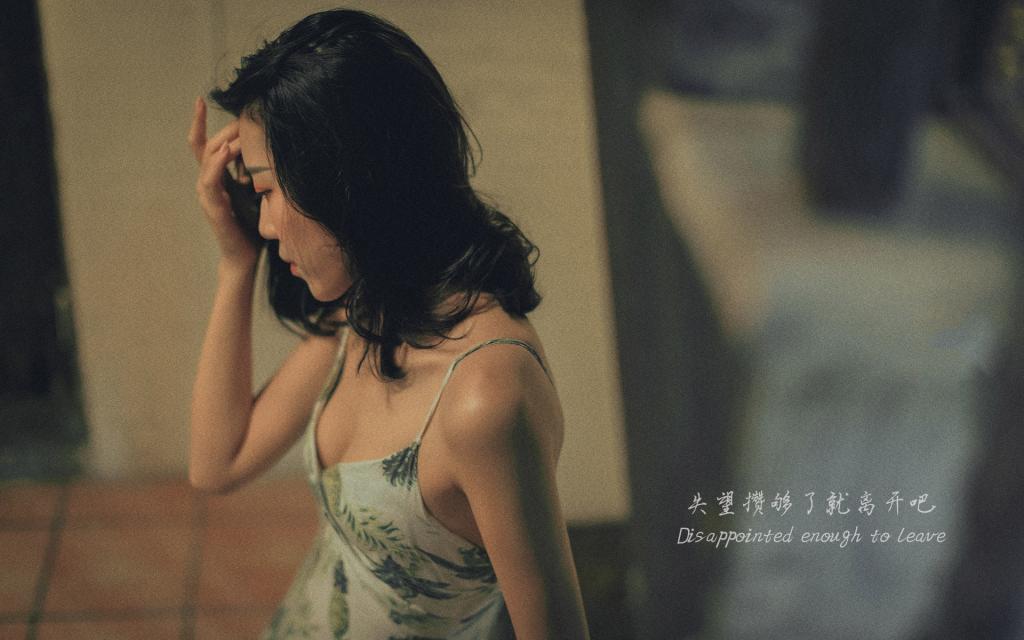 榈庭多落叶，慨然知已秋