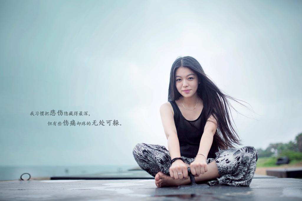 竹林深深，小屋残残