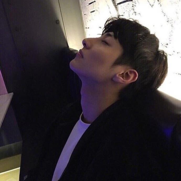 爱与不爱，都寂寞