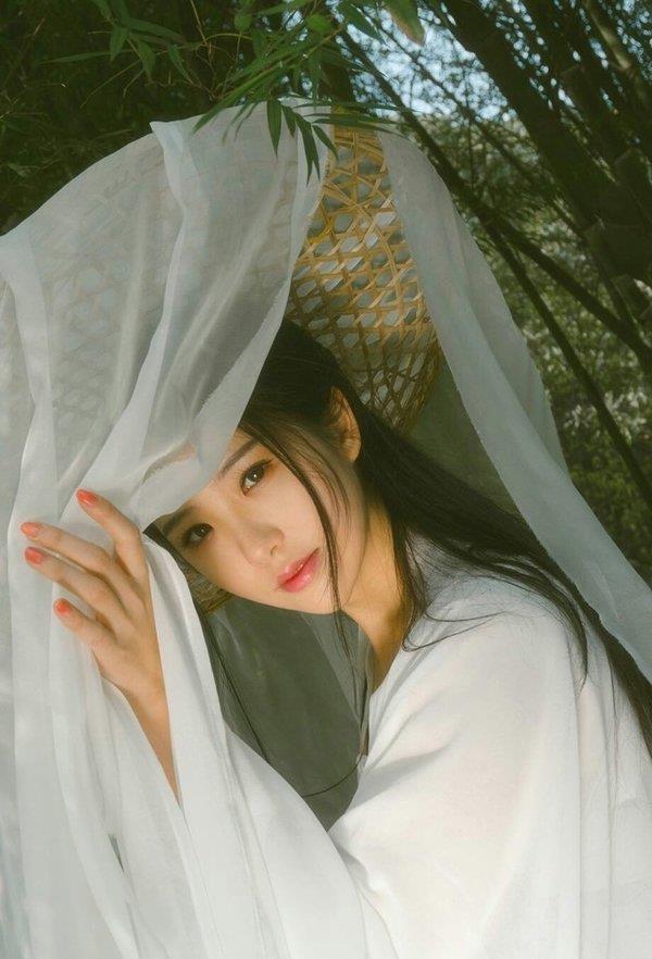 别以为世界抛弃了你，其实世界压根没空搭理你。