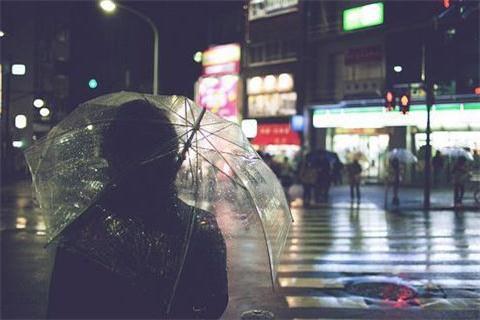 安静平和，活到繁花似锦