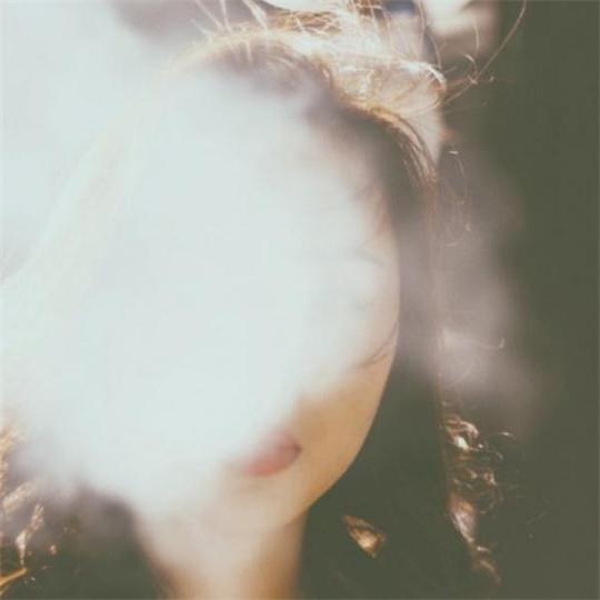 一个人静静的走过这个冬天