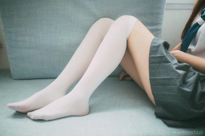 校园爱情小说:爱情容易使人成为笑柄_短篇小说