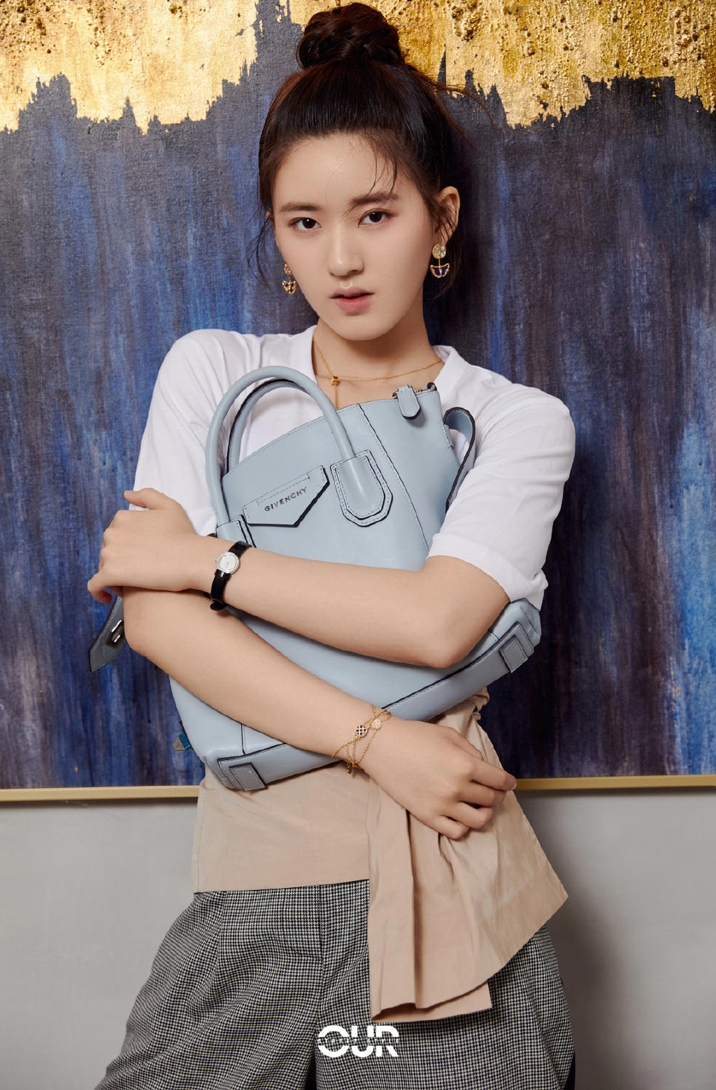 美貌女硕士口述：我用于走出富翁“藏娇楼”