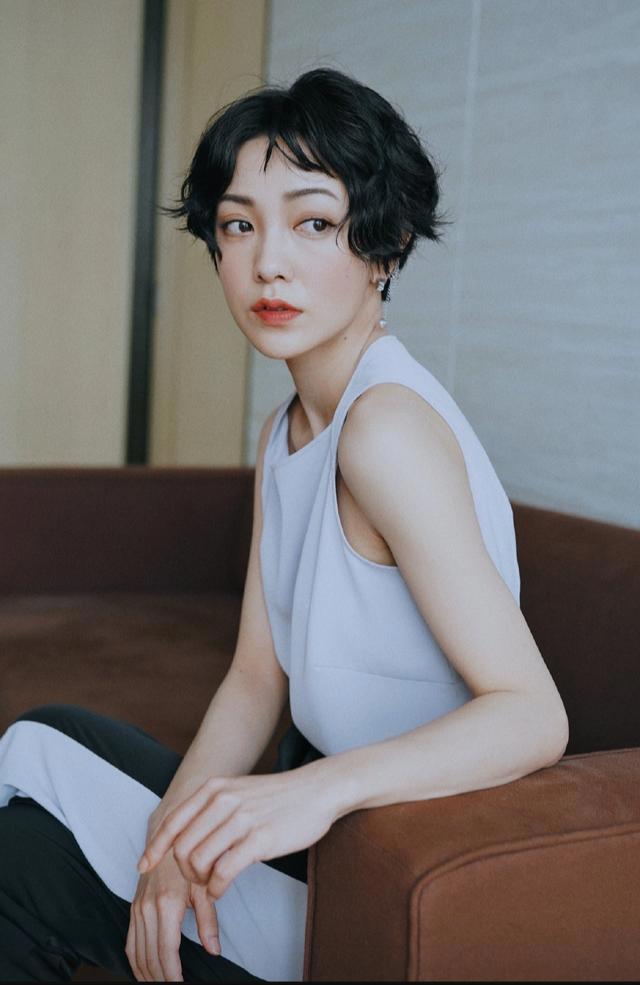 两男干一女 隔着一层薄薄的壁两根