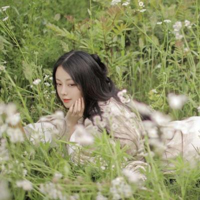 情感妇女受暴口述实录：玻璃窗前的人妻小爱主动扭着腰迎合男人的