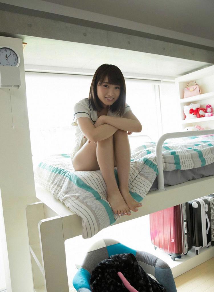 帅哥和美女抓胸在床上 破女视频免费观看