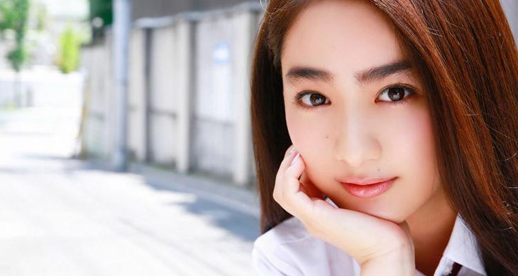 两腿交叉夹紧，太监用奇技淫巧让公主不能自拔