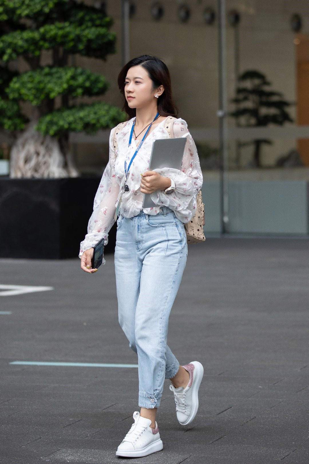 带小弟，充大哥，养情人，老公你真忙