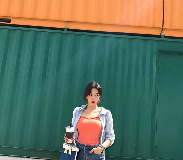 我把小丽妹妹捅到深处 叔叔你好粗你轻点肉文