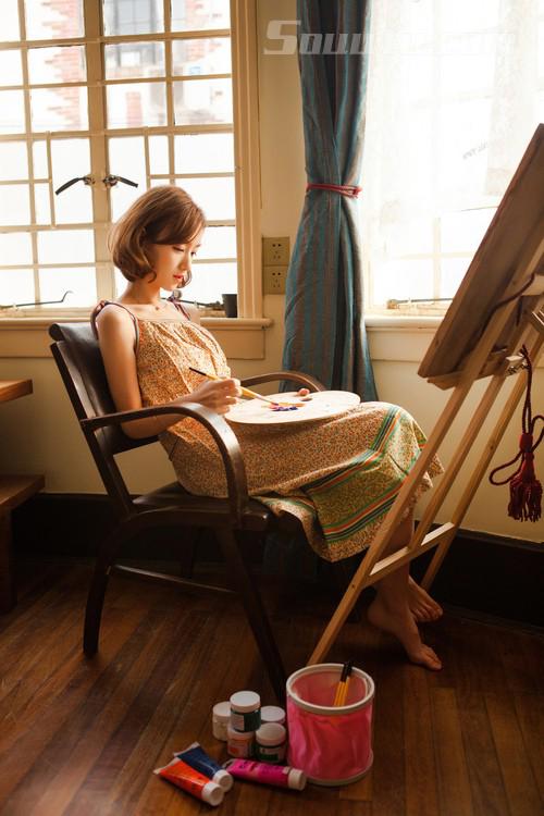 女同事在我家穿老婆的半透明睡衣