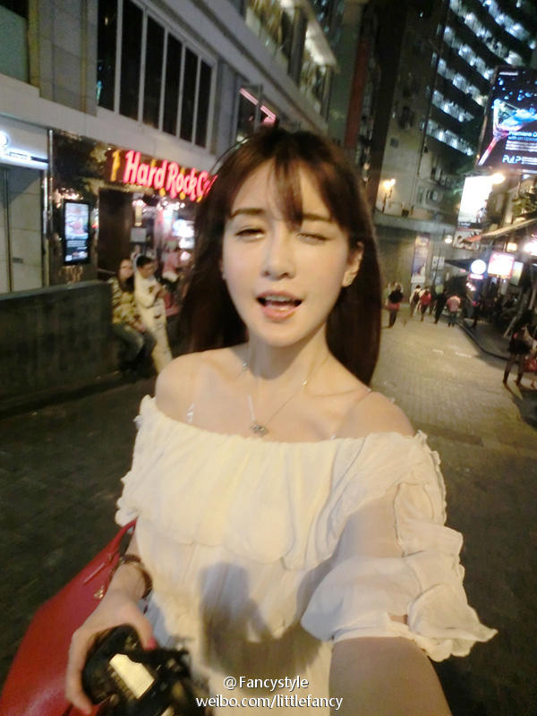 男孩错把女友当妹妹来爱
