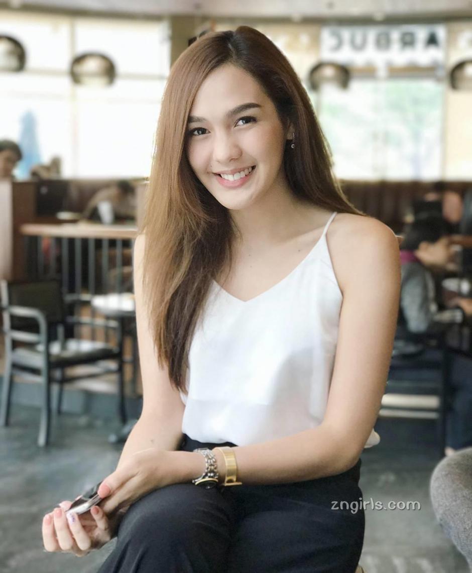 狗老公小白好粗好烫晓茹 我在学校干了同桌校花 被弟弟日的啪啪响