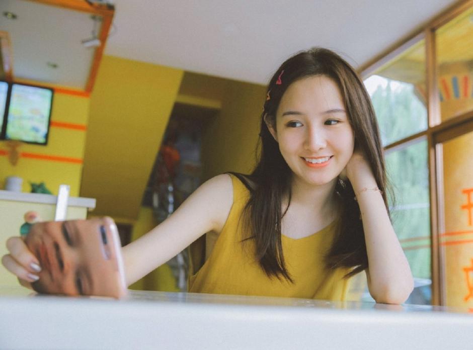 被吊起来玩 用酒瓶欺负了她 口诉被绑着摸来摸去