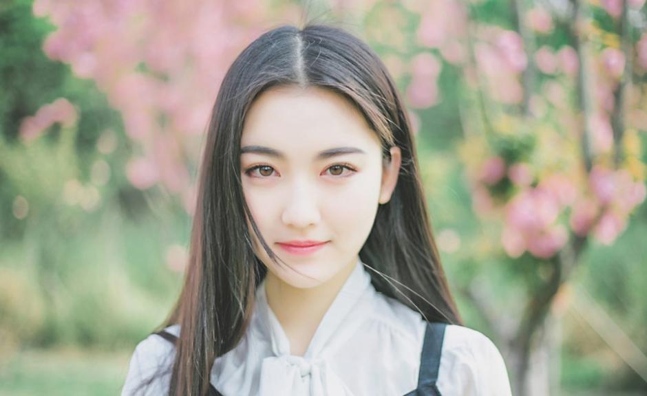 我迷恋的英俊已婚男是整容过的前男友