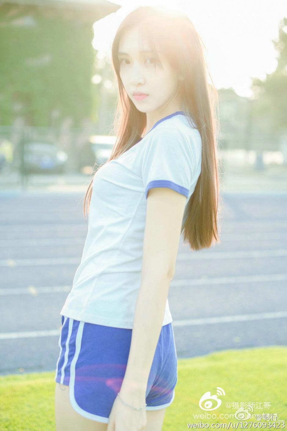 戚薇男人装高清大图 突破尺度全裸纹身写真