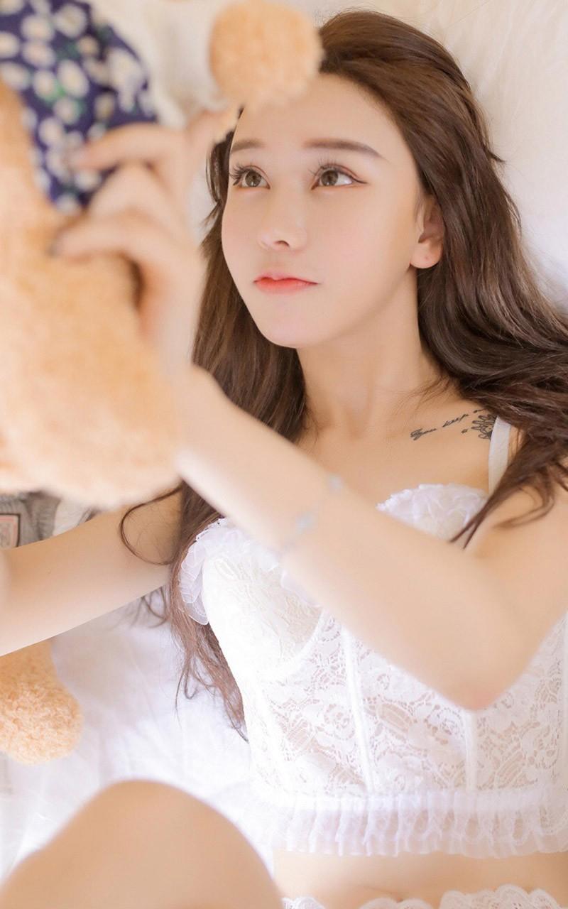 我们嘶哑歌唱