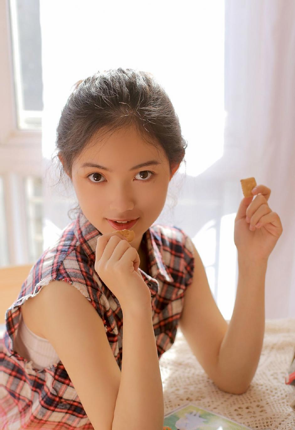 红尘一梦情难放，岁月如歌爱难忘