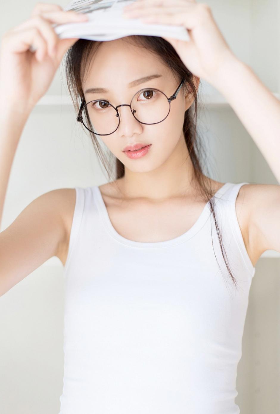 曾志伟有几个老婆和儿女 儿子曾国猷和儿媳张可蕙个人资料及照片