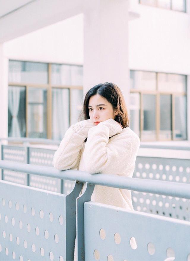 老公每天晚上送我去村里光棍那的秘密