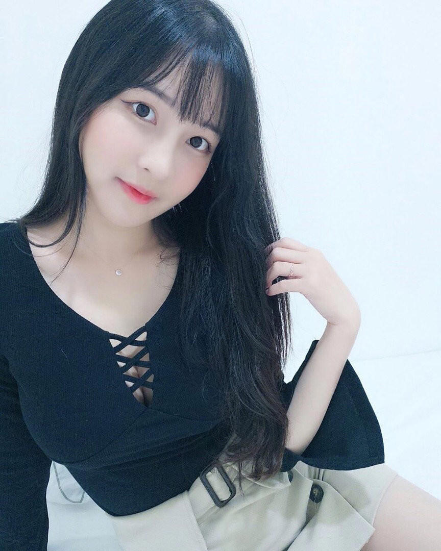 经典姐弟恋：无岸的爱，为你着魔(2)