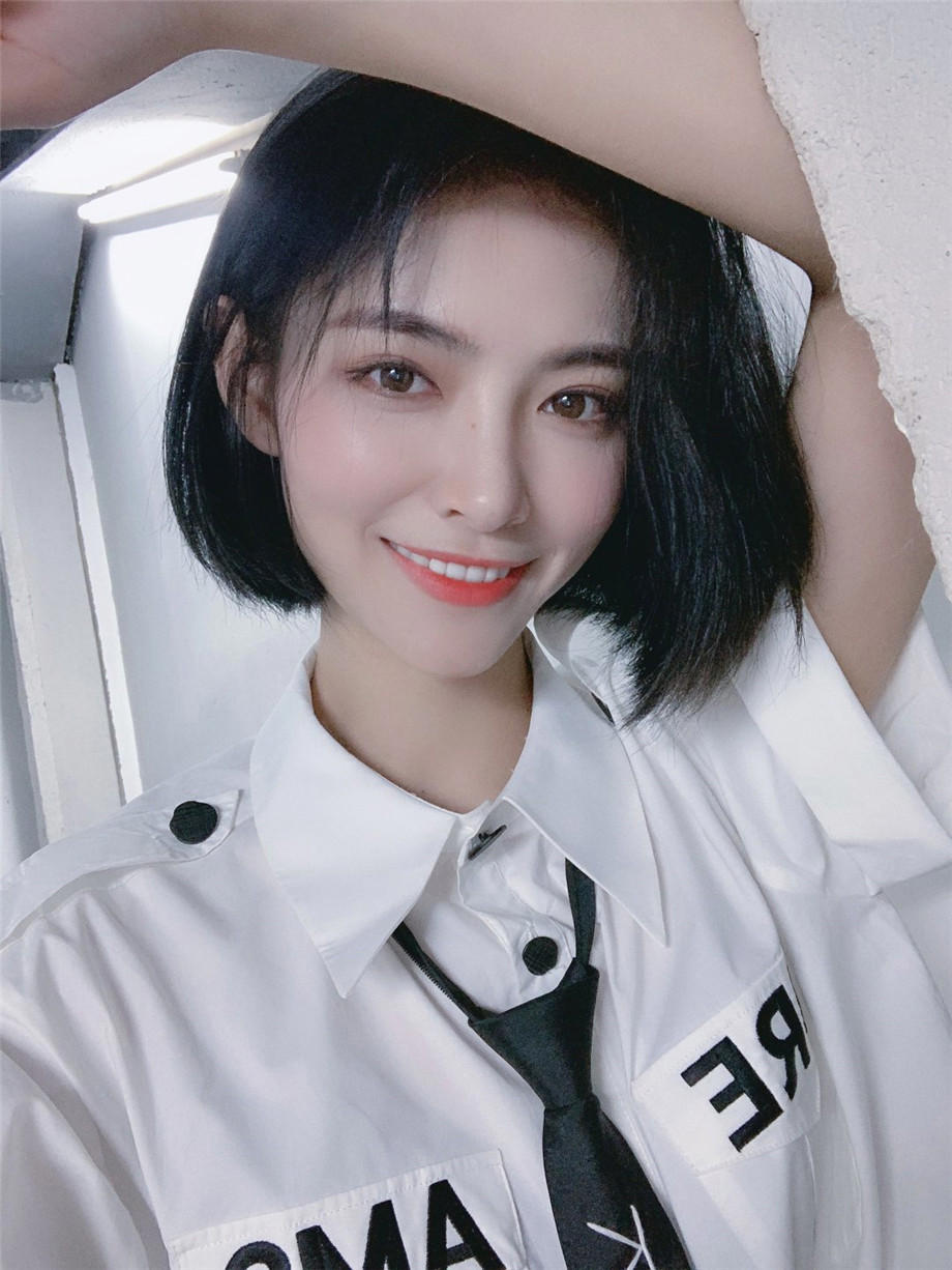 玉女校花的呻呤风流小村医 真人强奷动态图