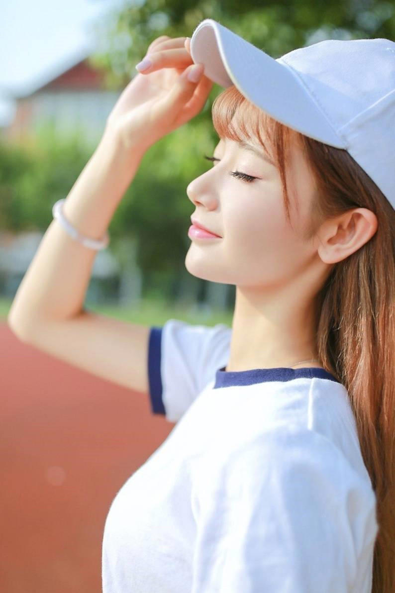 Angelababy嫁给黄晓明的终极原因 杨颖的胸被黄哓明又亲吻又揉照