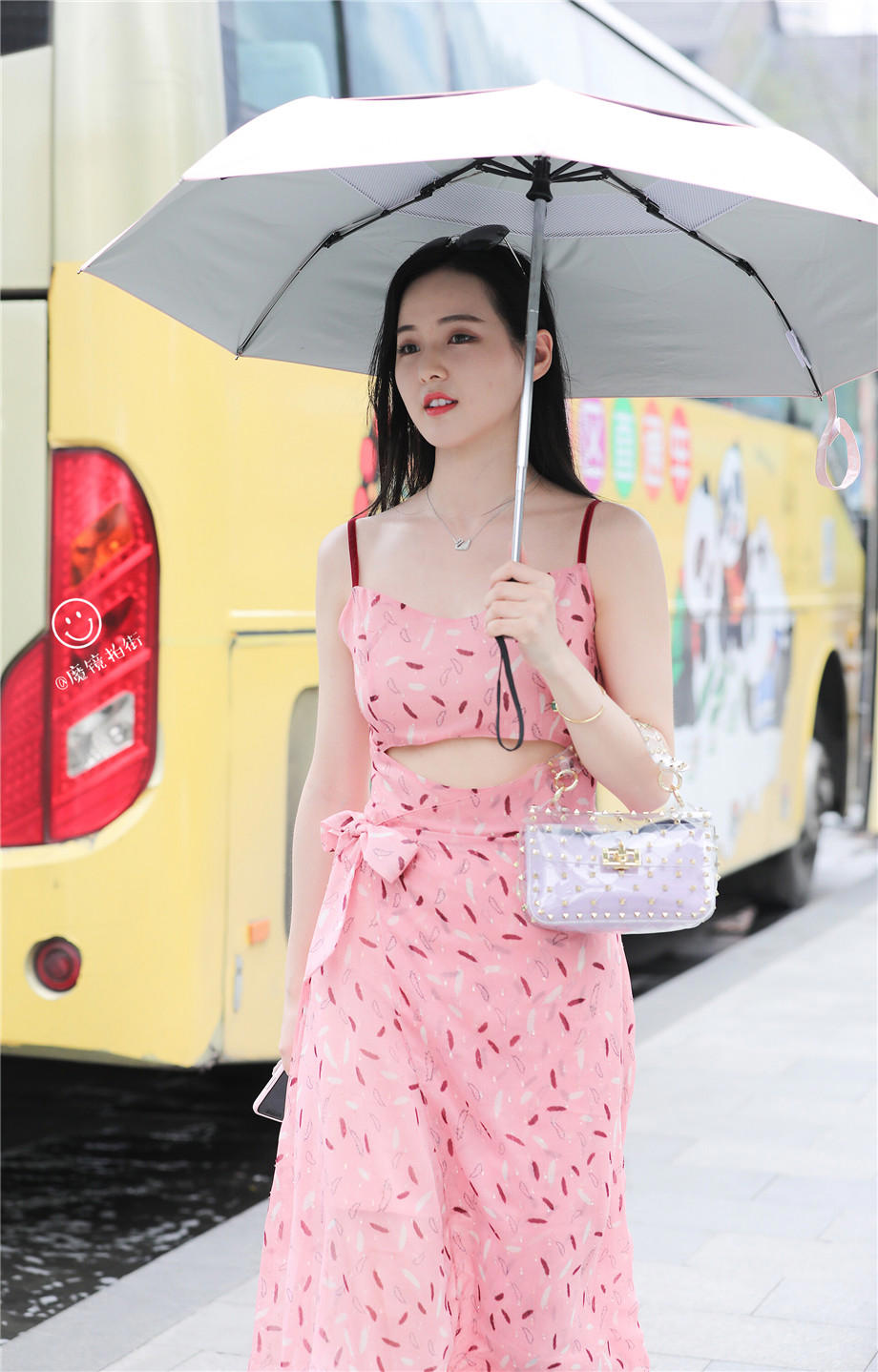 偷情被丈夫捉奸 教授妻子离婚奔向油漆工怀抱