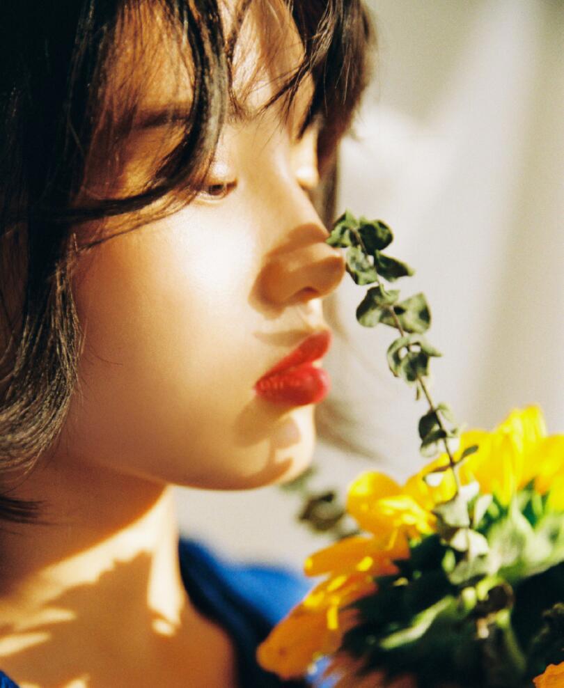 王爷含着我的蓓蕾 女人最喜欢最硬的东西 女人与狗的疯狂举动