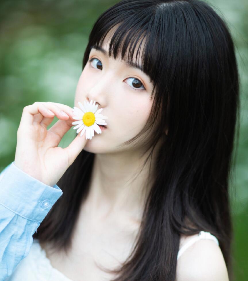 你眼里装有一片海,却容不下我这颗细沙