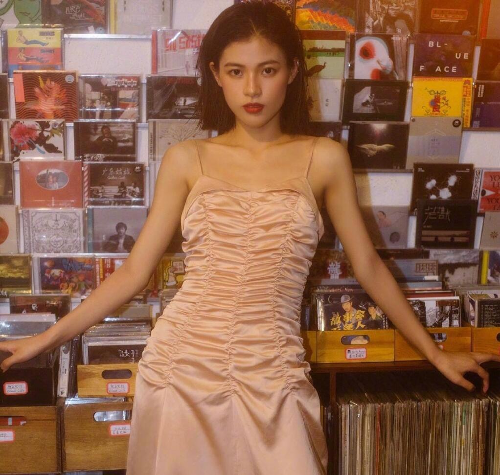 被高潮淹没的女人