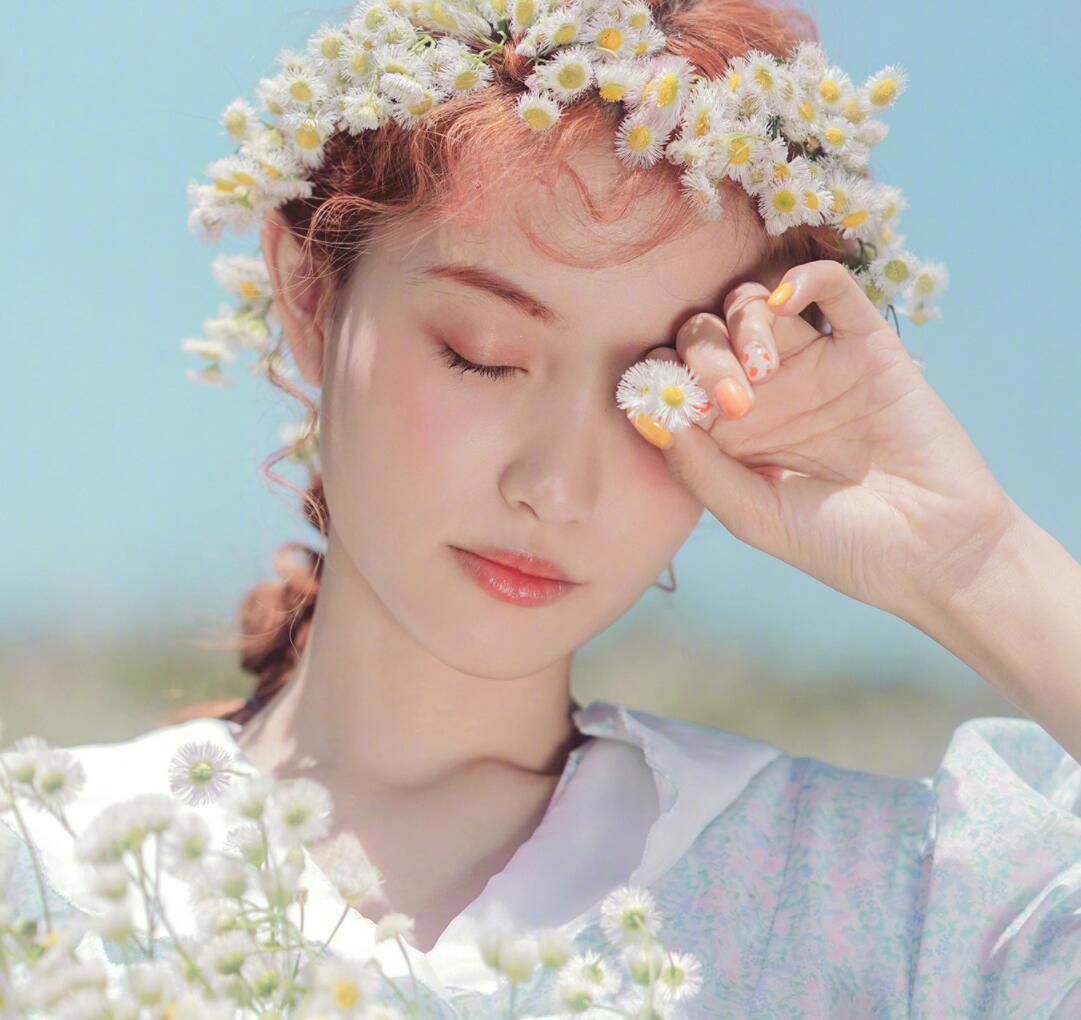 而我，只会想你
