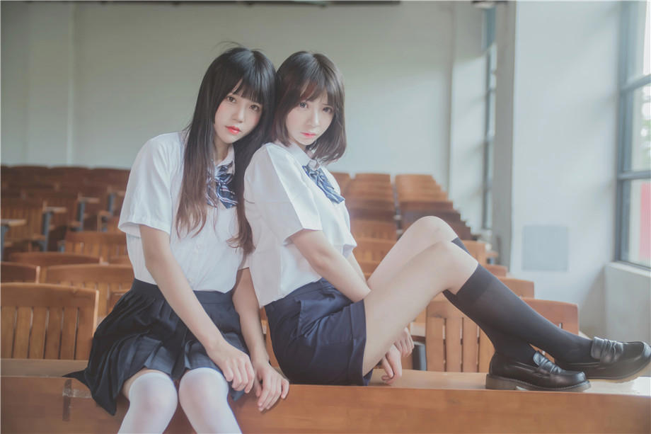 把头抬起,把心放低