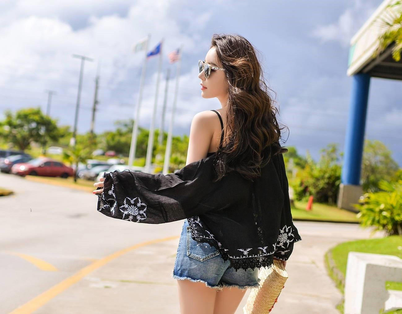 厂里的少妇不用带套  他把我们偷情的事告诉了老公