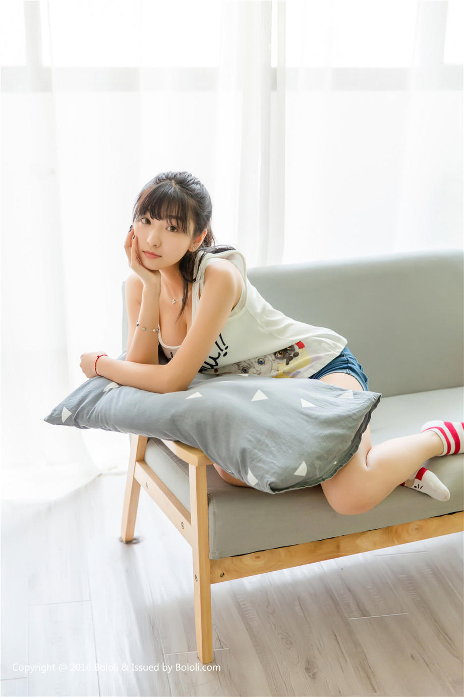 龌龊女友和别人上床被活捉 我笑着说：你们继续