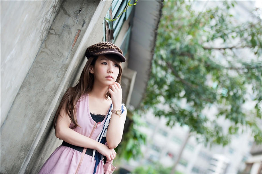 又粗又大黄蓉爽 三女围殴