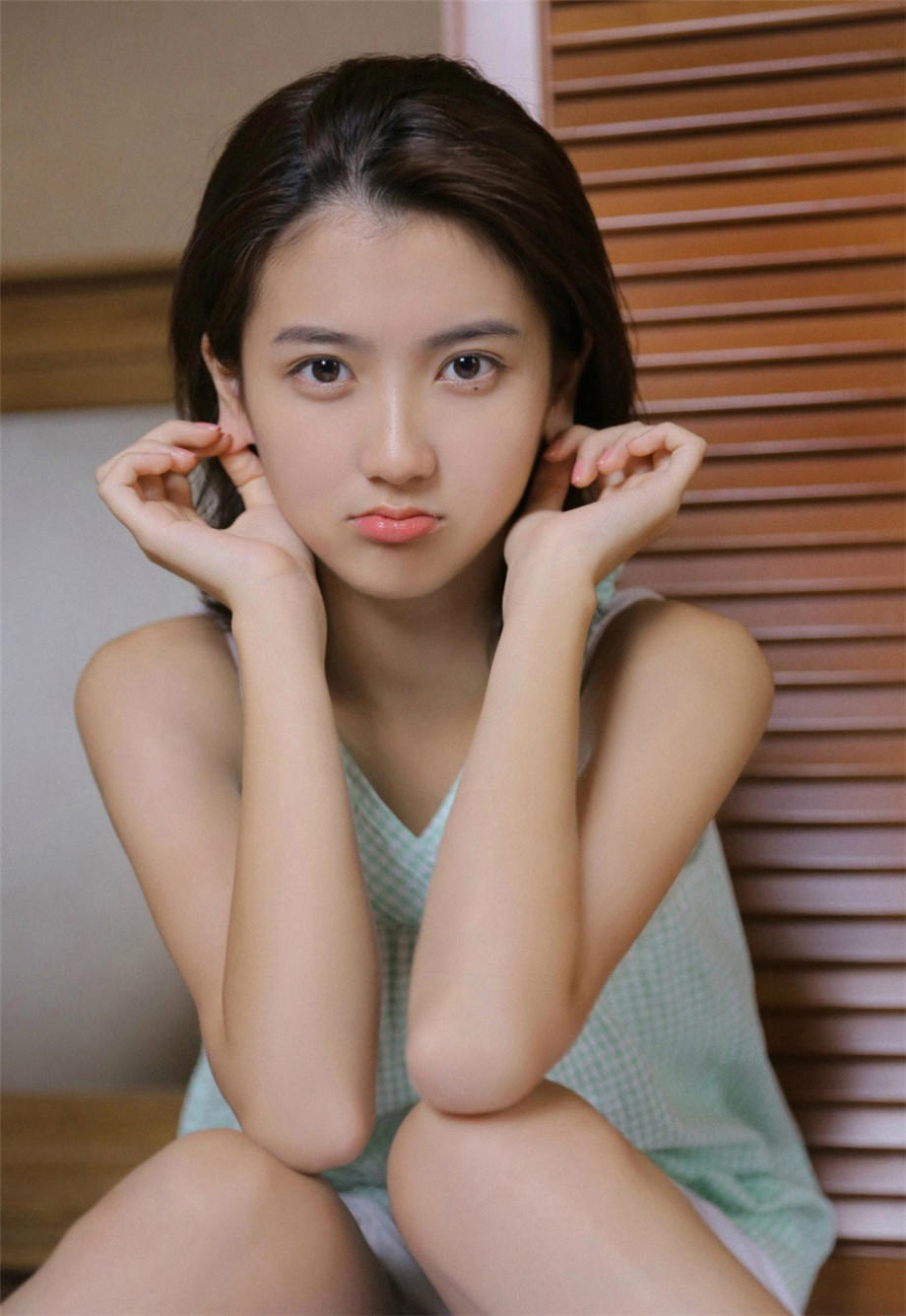 蕾丝留学生被老外草 嫂子被老外狂草 我被老外轮奸了