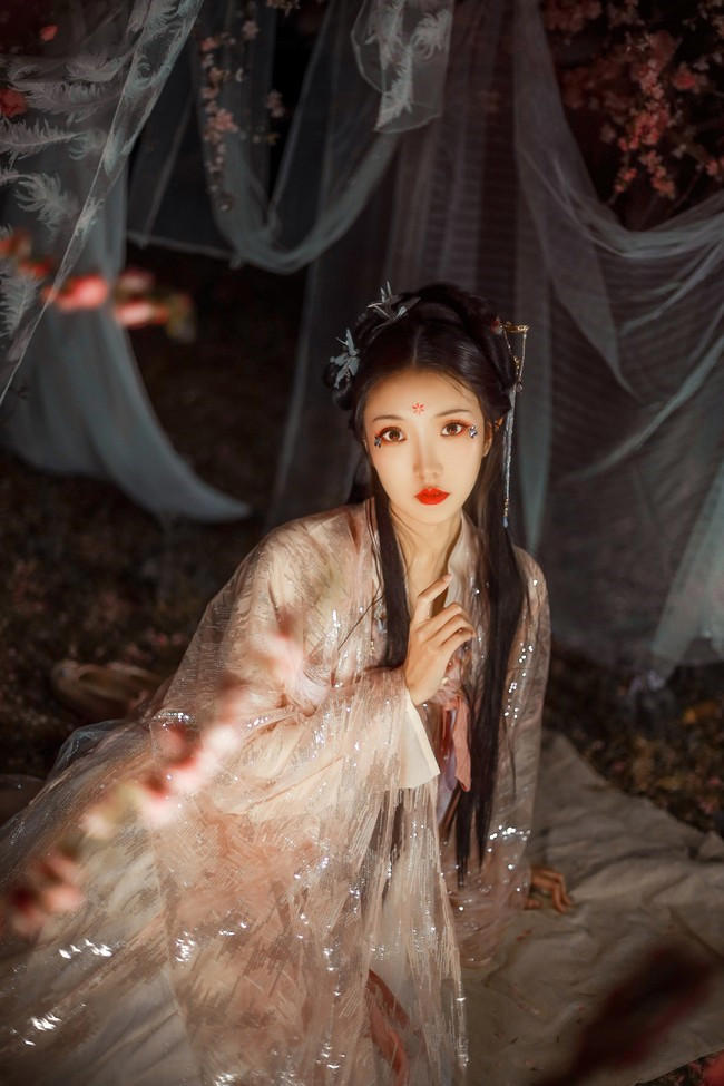 闺蜜新婚夜 新郎却占有了我