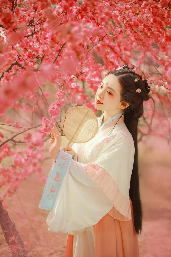 酒鬼闺蜜常喝醉在我家裸睡
