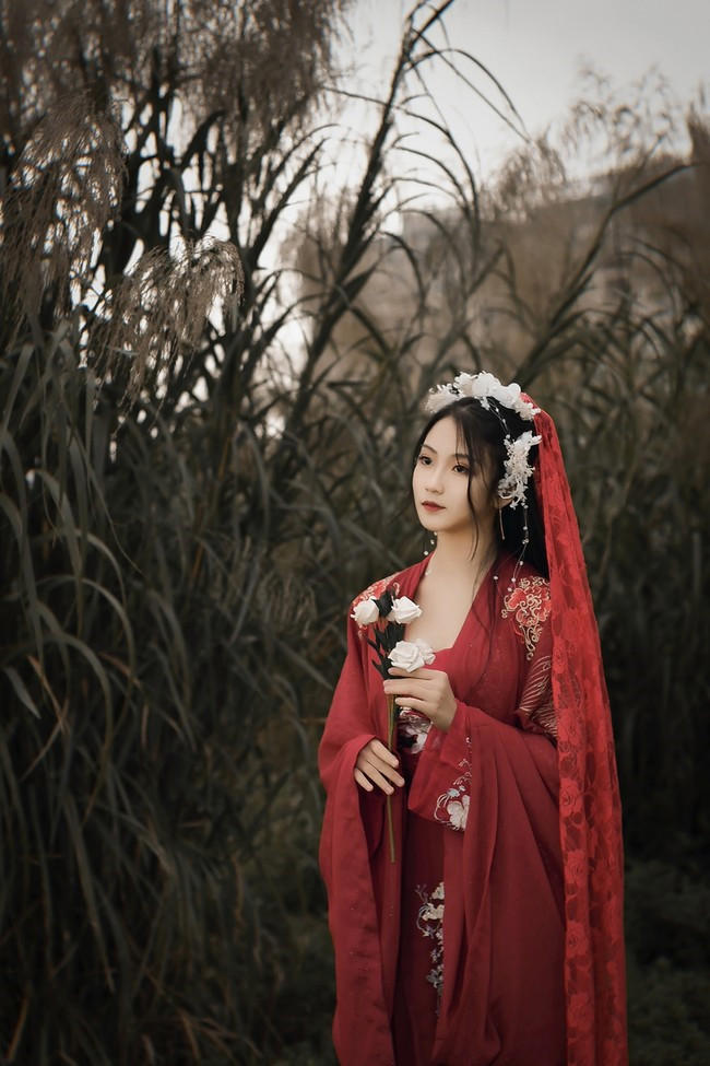 女人：爱我，就送我一套房子吧！
