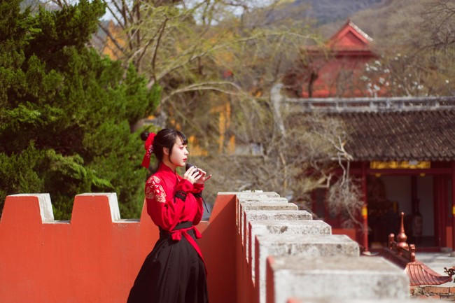 日了同事和她女儿 漂亮的同事大姐上了她