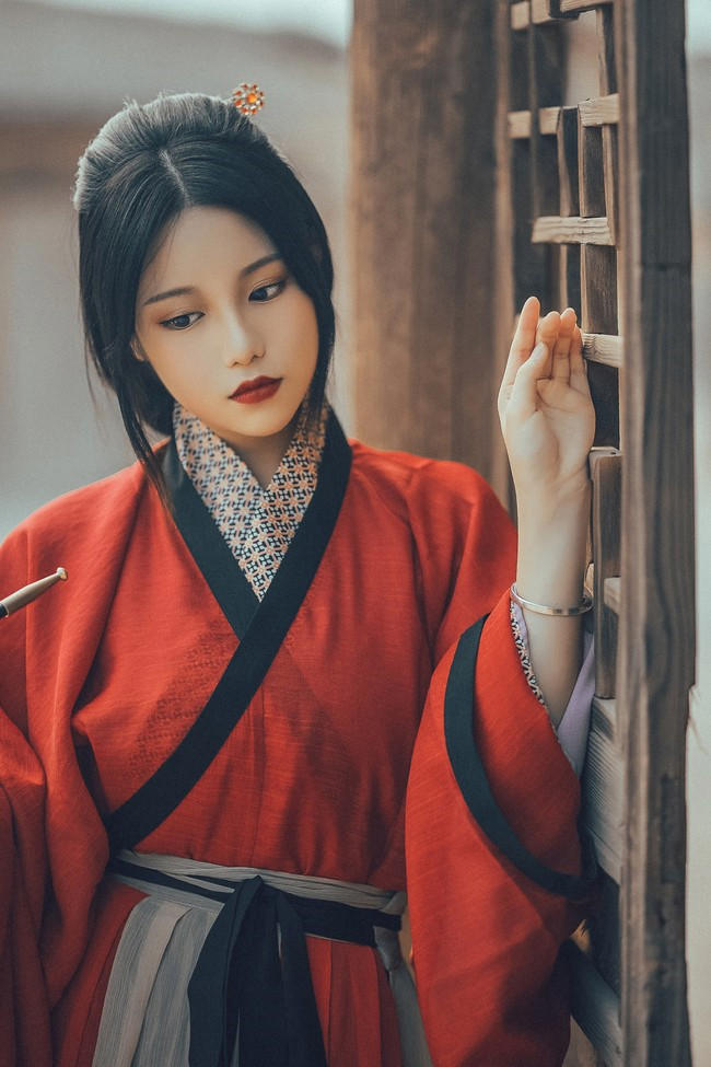 富二代前女友穿情趣内衣诱惑我上床