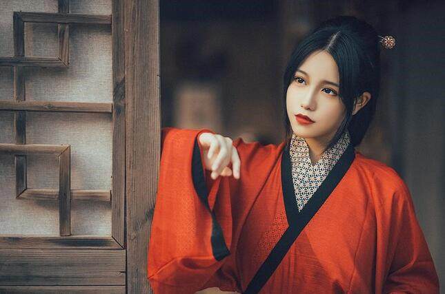 地铁兄妹 浪货你这里又湿又软bl